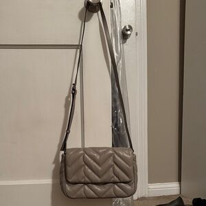 Elegant Taupe Simply Vera Quilted Shoulder Bag
